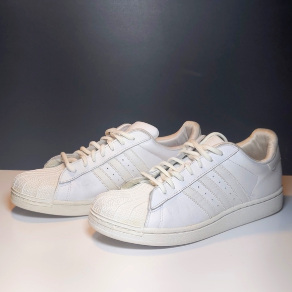 Womens Adidas Superstar Shoes - Picture 3 of 7